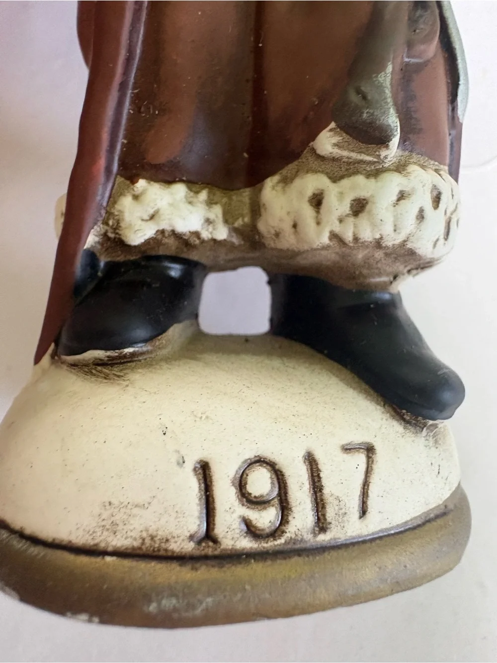 Vintage-Style 1917 Red Santa Figurine Holiday Decoration memories of Santa